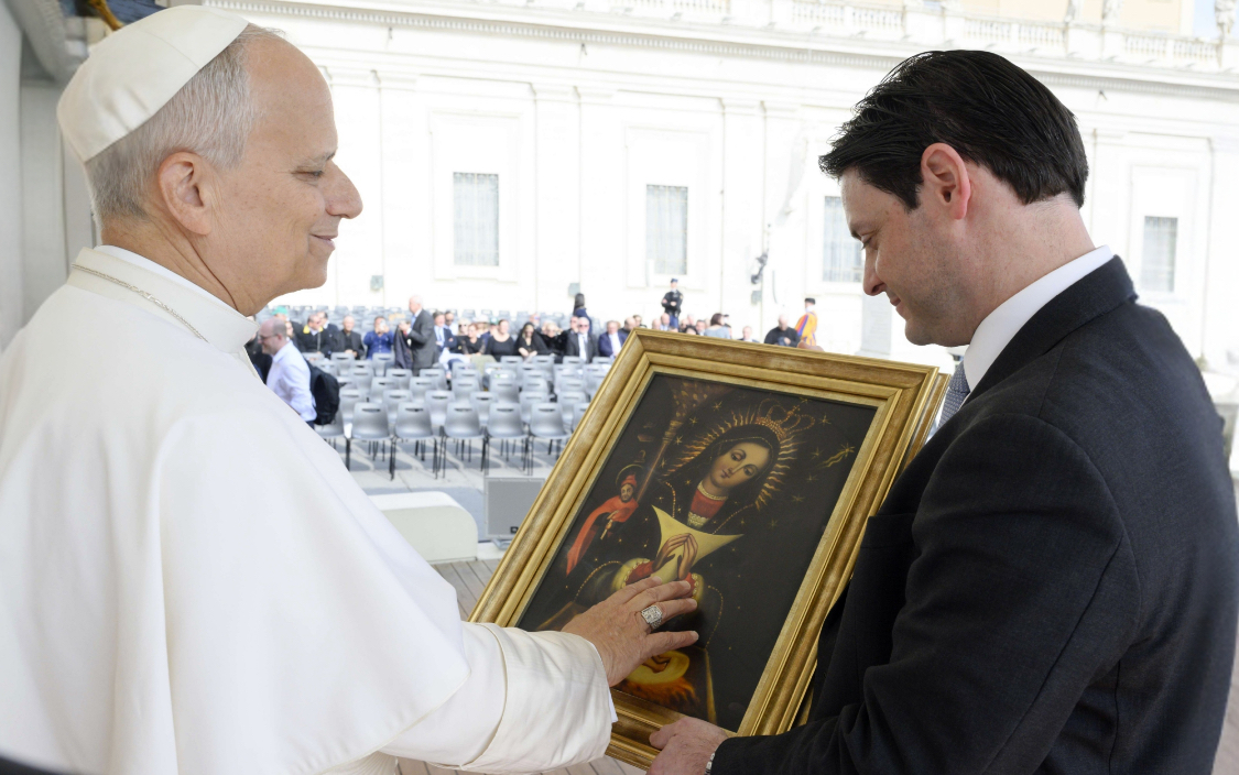 El Papa León XIV bendice la Virgen Peregrina de la Altagracia en el Vaticano