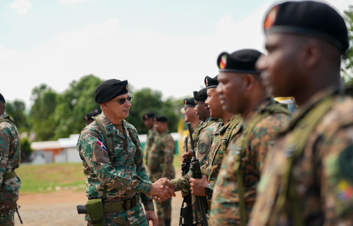 Comandante del Ejército recorre Carretera Internacional; asegura actividades fronterizas se desarrollan con normalidad