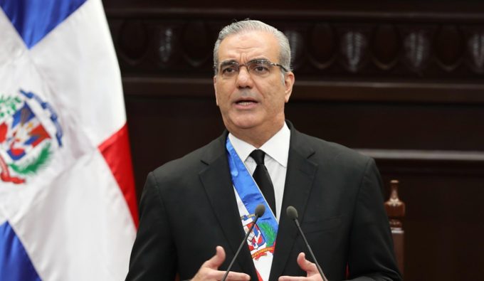 Abinader se reúne con funcionarios para continuar evaluando seguimiento a daños causados por fenómeno atmosférico Melissa