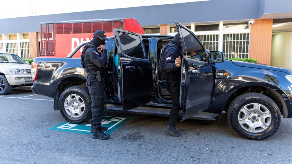 Extraditan a Estados Unidos dominicano acusado de fraude y lavado de activos