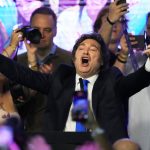 Javier Milei arriba a La Paz para asistir a la investidura de Rodrigo Paz