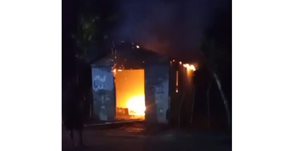 Incendio destruye vivienda en El Hoyito, Nagua, sin dejar víctimas