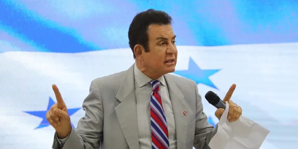 Salvador Nasralla insiste que su partido va ganando las elecciones presidenciales de Honduras