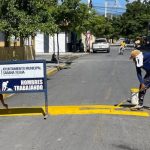 Alcaldía de Sabana Yegua ejecuta operativo de embellecimiento de calles por Navidad