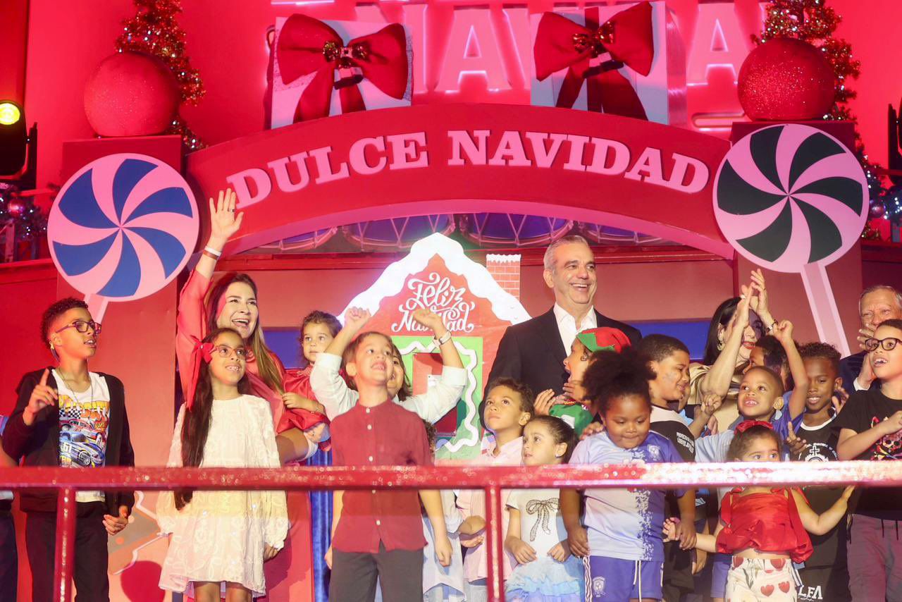 Villa Navidad transforma la ciudad con su magia, luces y tradición