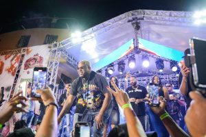 Haina vibra con multitudinario Concierto de Navidad de Reconocidos