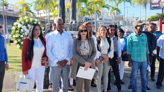 Adelys Olivares reafirma compromiso con leyes a favor de la diáspora en Día Internacional del Migrante