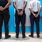 Autoridades arrestan tres hombres y desarticulan red de narcotráfico operaba en el AILA