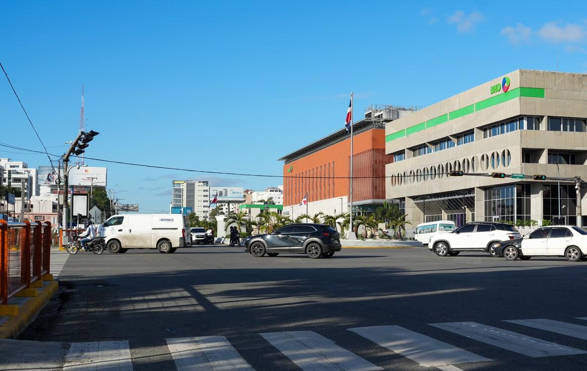 Calles y avenidas de Santo Domingo amanecen despejadas este martes 23 de diciembre