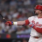 Los Piratas sorprenden al mercado: ofrecen contrato de cuatro años a Kyle Schwarber, según reporte