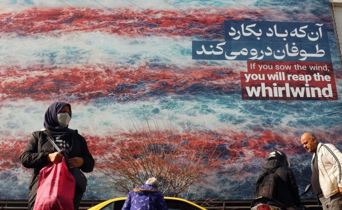 Temor e incertidumbre en las calles de Teherán ante un posible ataque de EEUU