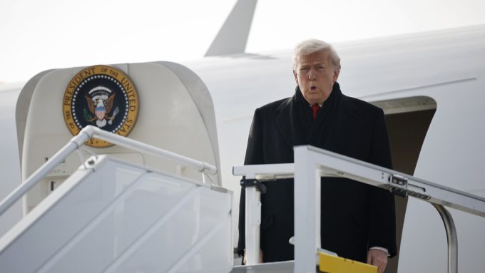 Trump aterriza en Suiza para participar en el Foro Económico de Davos