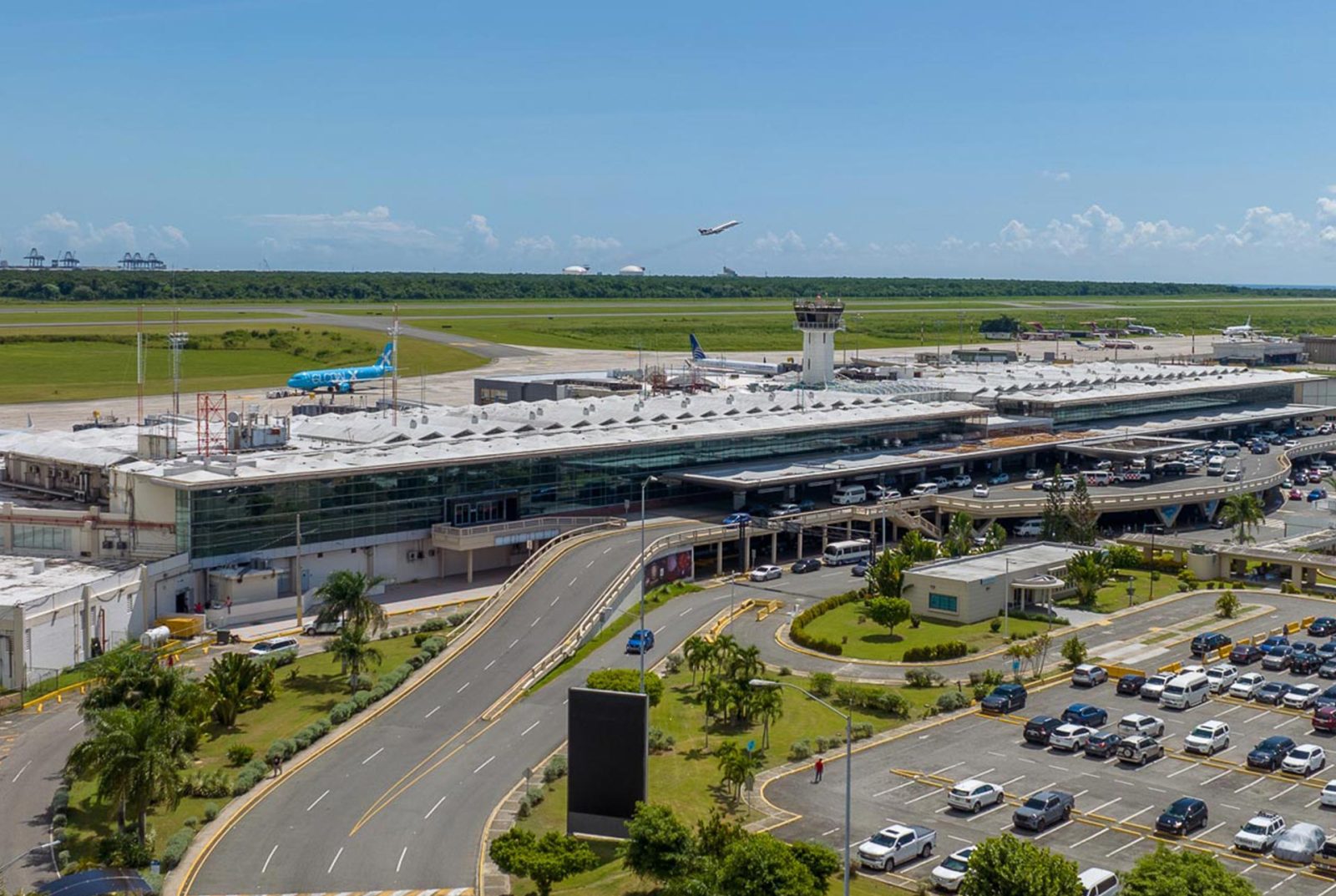 Aerodom niega incumplimiento de contrato y dice avanza según lo acordado