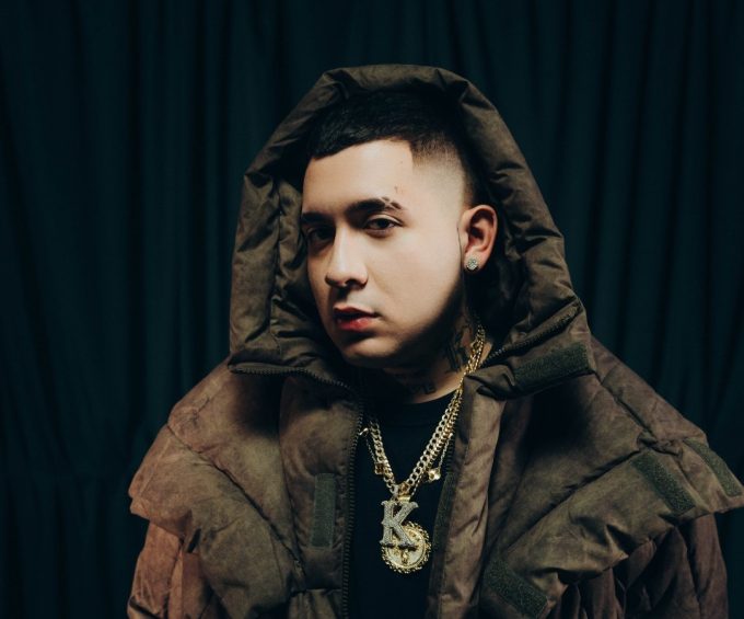 Kris R estrena nuevo sencillo “Ganas” revelando su lado más íntimo