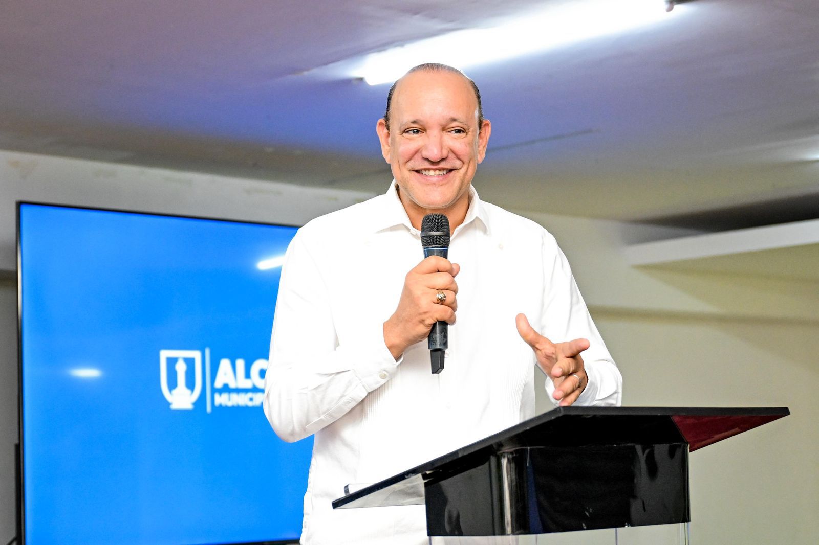 Alcalde Ulises Rodríguez destaca resultados concretos de FITUR en el posicionamiento turístico de Santiago