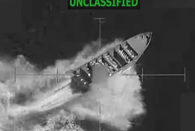 Ejército de EE.UU. destruye tres lanchas presuntamente vinculadas al narcotráfico en aguas internacionales