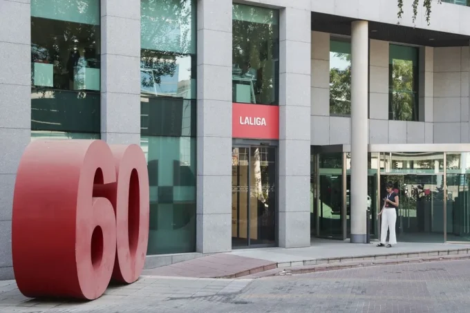 LaLiga ofrece 50 euros a usuarios que denuncien establecimientos que emitan fútbol ilegal