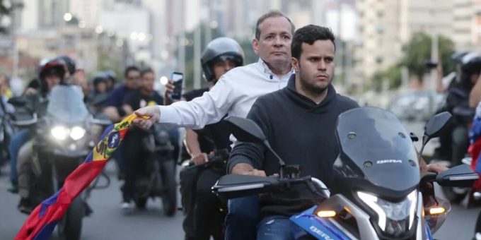 María Corina denuncia que «hombres armados» se llevaron a Juan Pablo Guanipa tras ser excarcelado