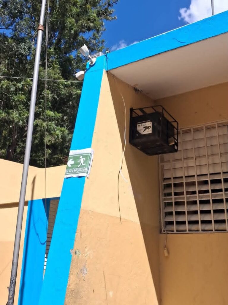Desconocidos perpetran robo en la Escuela de Puerta Vieja en Peralta, Azua - Noticias de hoy en República Dominicana | De Último Minuto