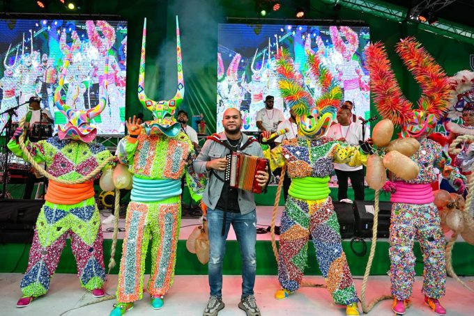 Carnaval de Santiago cierra su tercer domingo convertido en el epicentro del arte y la cultura popular