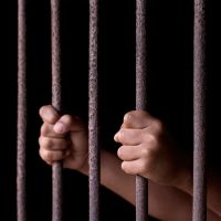 Imponen prisión preventiva para hombre acusado de quitarle la vida a otro en SDO