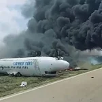 Avión con 55 personas a bordo se estrella en playa de Somalia sin dejar víctimas