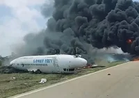 Avión con 55 personas a bordo se estrella en playa de Somalia sin dejar víctimas