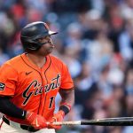 Rafael Devers es preservado por los Gigantes tras molestia en la corva durante la pretemporada