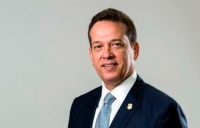 Abinader envía al ministro Bisonó a Santiago ante retrasos en obra de cableado subterráneo en la calle Del Sol