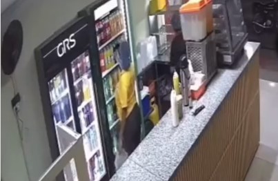 Delincuente asalta pica pollo en La Romana