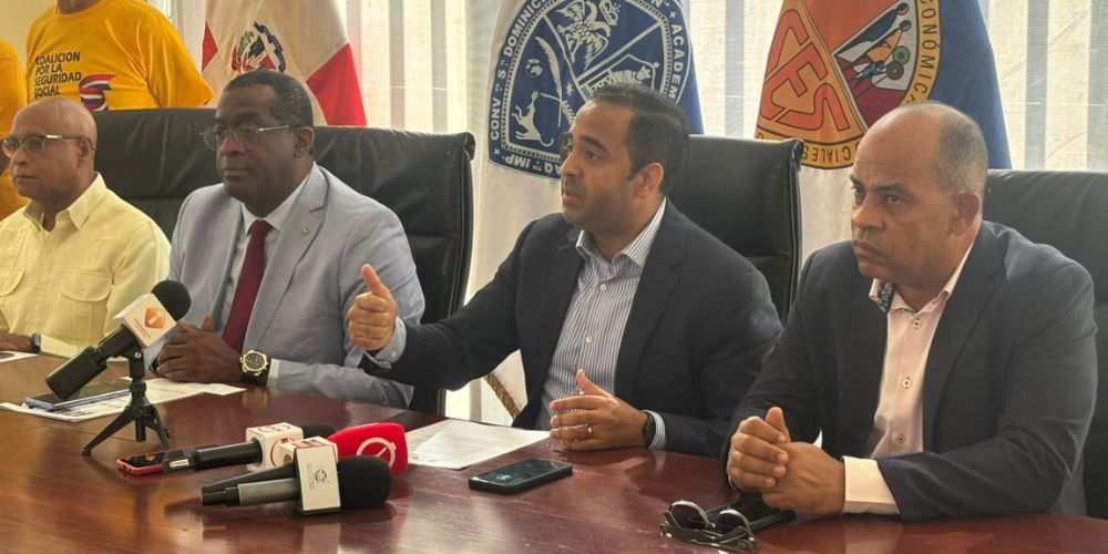 Informe cuestiona costo social de las AFP y plantea incluir un actor público en sistema de pensiones