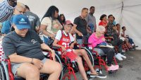 Fundación Cruz Jiminián y Wheelchair Foundation entregan sillas de ruedas a personas de escasos recursos