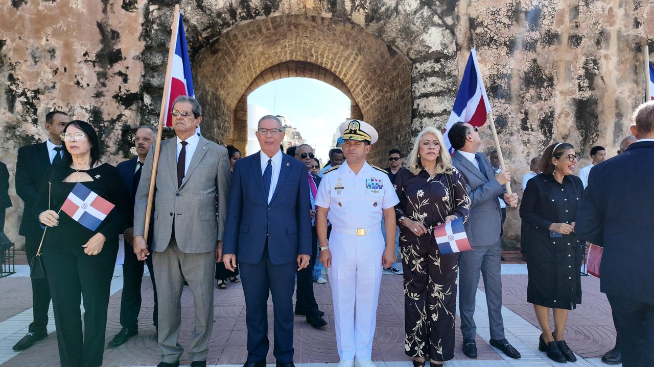 Instituto Duartiano conmemora con ofrenda floral el natalicio de Francisco del Rosario Sánchez