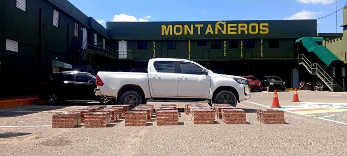 Ejército ocupa 250 mil unidades de cigarrillos en un vehículo en San Juan de la Maguana