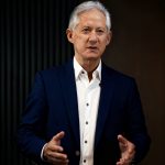 Economista Ng Cortiñas advierte limitaciones fiscales ante alza del petróleo y riesgos inflacionarios