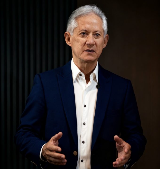 Economista Ng Cortiñas advierte limitaciones fiscales ante alza del petróleo y riesgos inflacionarios