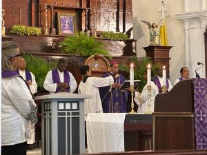 Monseñor Santiago Rodríguez encabeza eucaristía por apertura del proceso de beatificación de Elupina Cordero