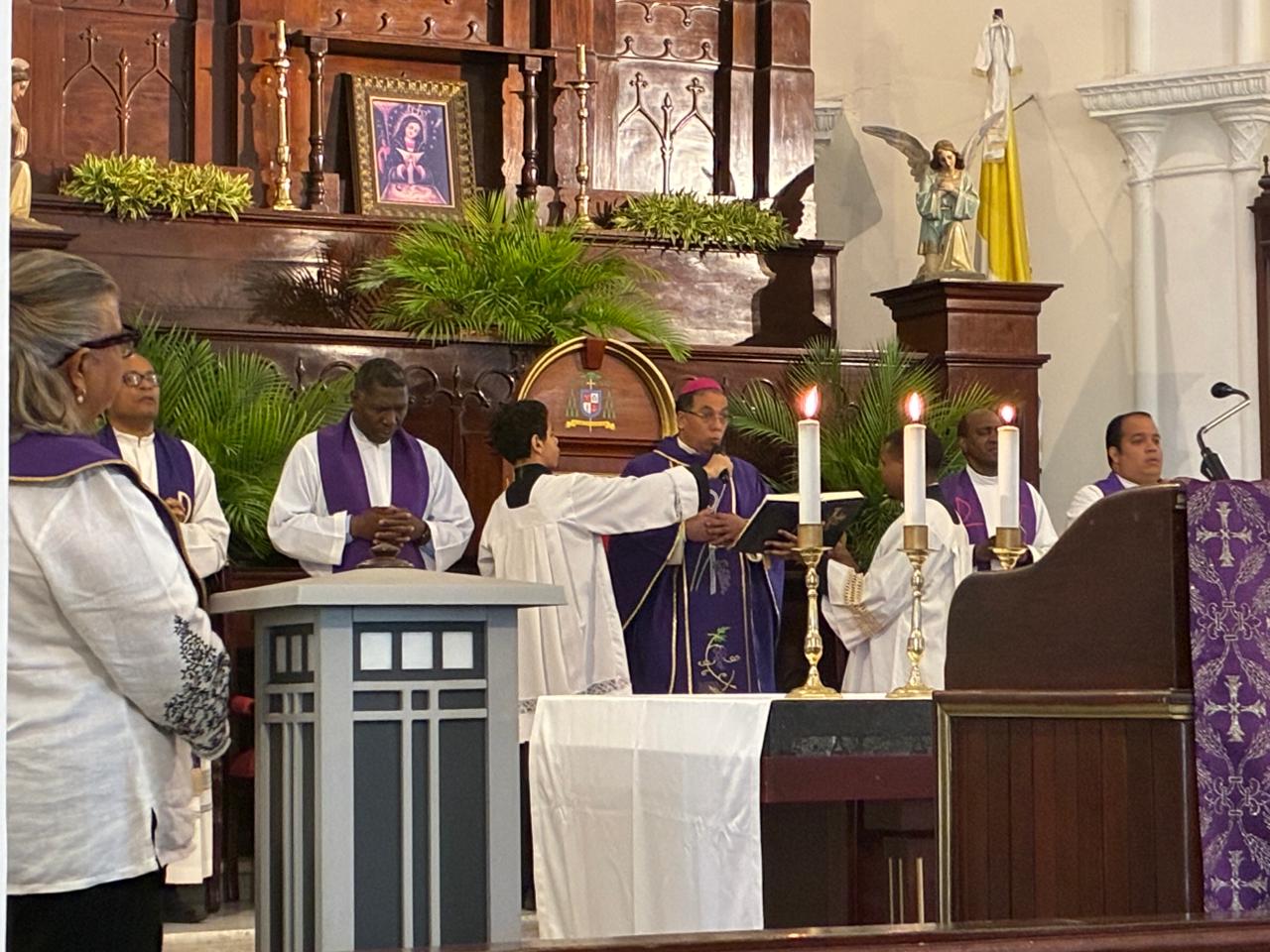 Monseñor Santiago Rodríguez encabeza eucaristía por apertura del proceso de beatificación de Elupina Cordero