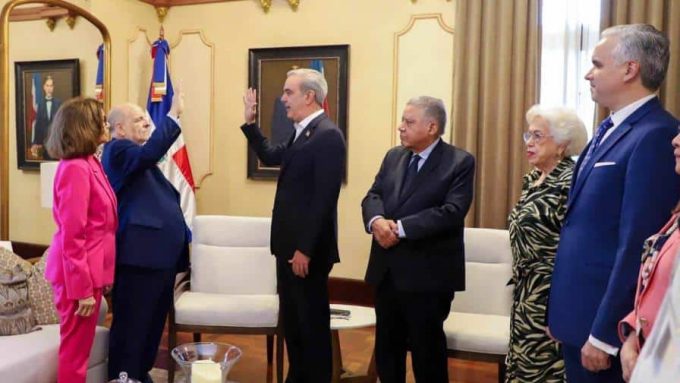 Abinader ha otorgado 22 naturalizaciones privilegiadas durante su gestión